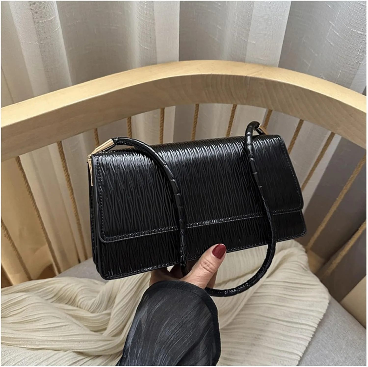 Cute Purse Small Bag Chic Mini Purses Retro Classic Elegance Sleek Minimalist French Vintage Handbag