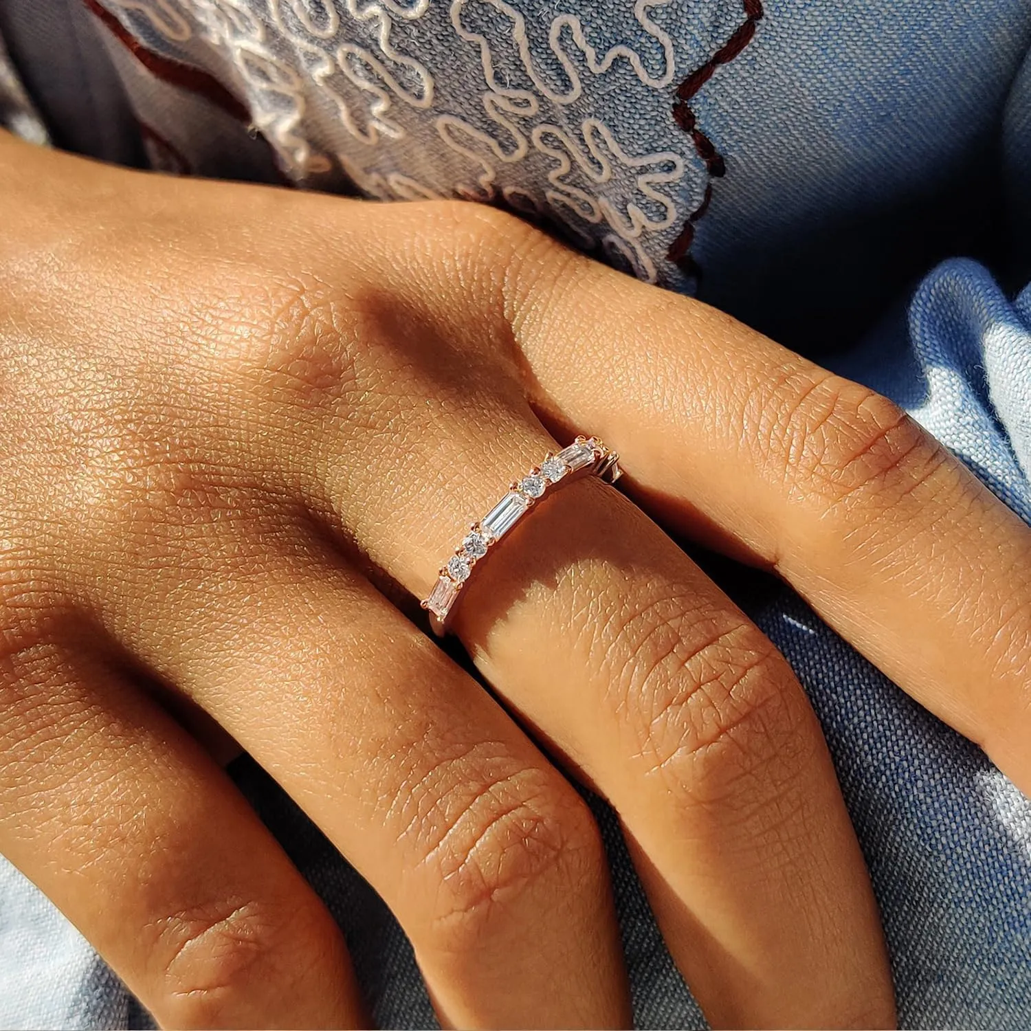 SHINYSO Wedding Band for Women Cubic Zirconia Ring Baguette Round Thin Stackable Rings Eternity Band for Her Gold/Silver/Rose Gold Size 4-10