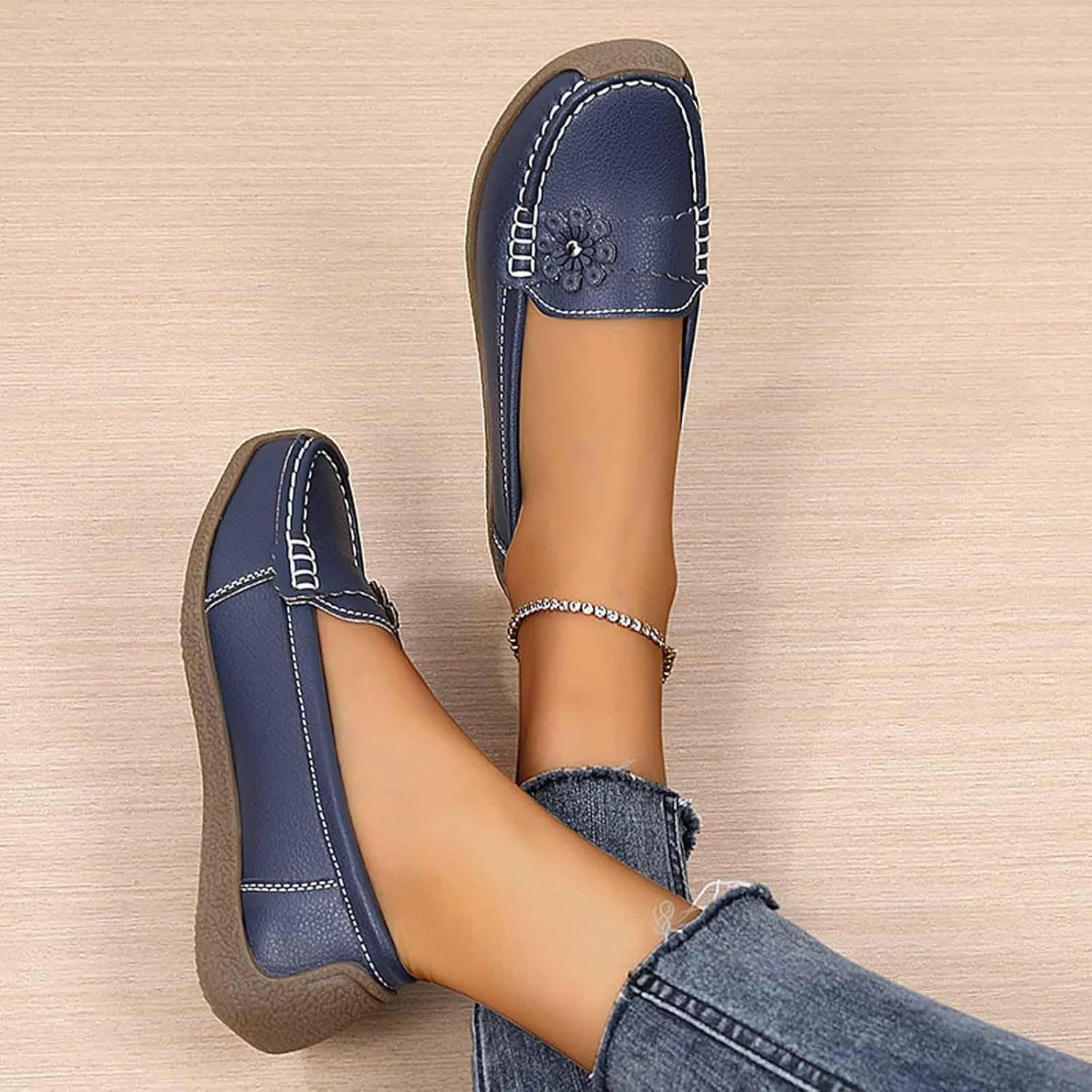 Women's Casual Slip-On Loafers Comfortable Arch Support Flat Sole Everyday Walking Shoes for Women Lightweight Breathable