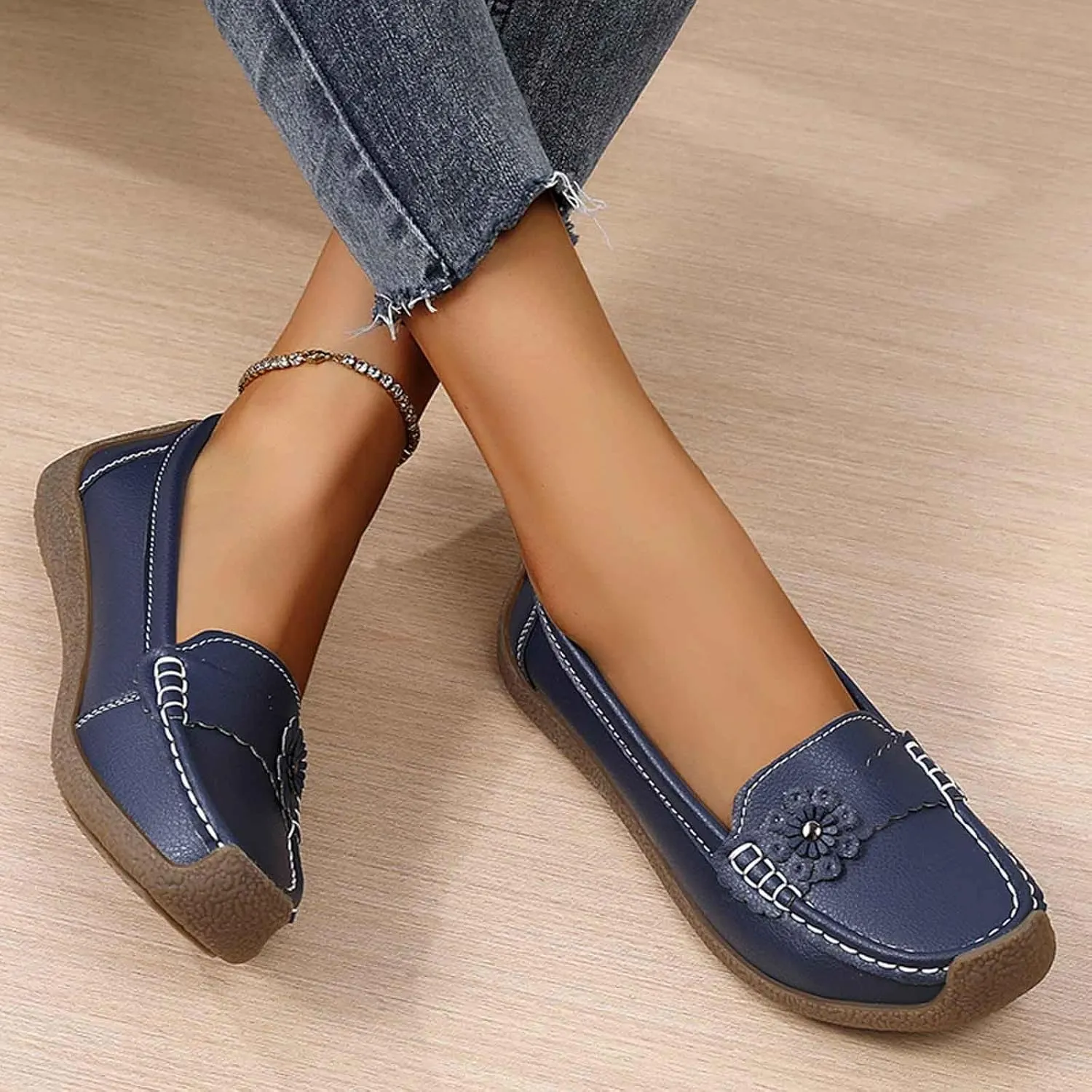 Women's Casual Slip-On Loafers Comfortable Arch Support Flat Sole Everyday Walking Shoes for Women Lightweight Breathable