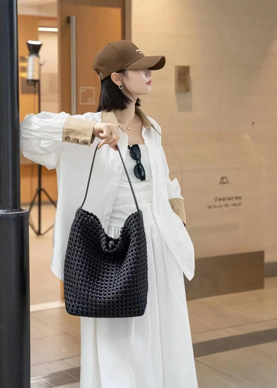 Woven Bucket Bag High-grade Woven Bucket Bag Hollow Shoulder Tote Bag 2024 Large Capacity Commuting(Black,40x32x16cm)
